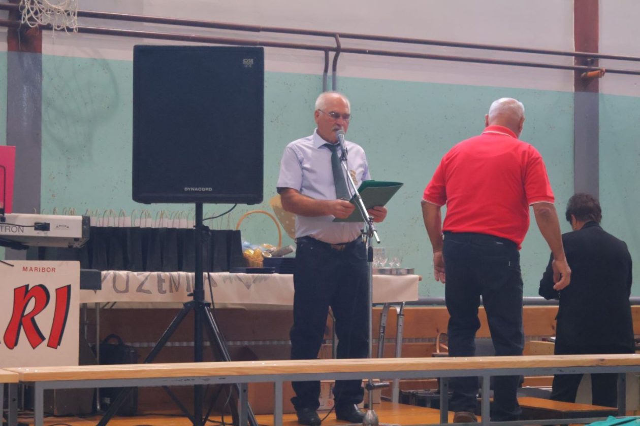 POTPISANA POVELJA Prijateljstvo ‘Smrčka’ i ‘Ježeka’ potvrđeno na ‘Ježkarijadi’ (1)