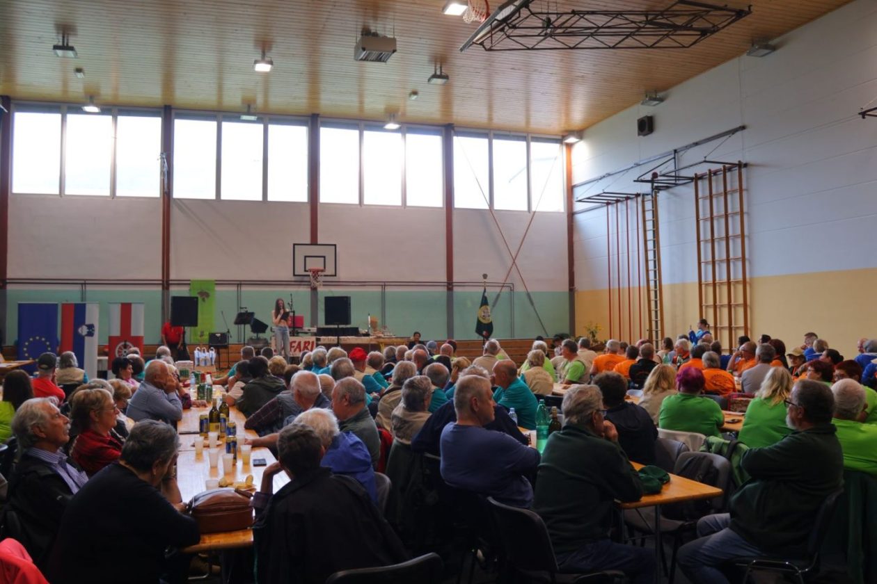 POTPISANA POVELJA Prijateljstvo ‘Smrčka’ i ‘Ježeka’ potvrđeno na ‘Ježkarijadi’ (10)