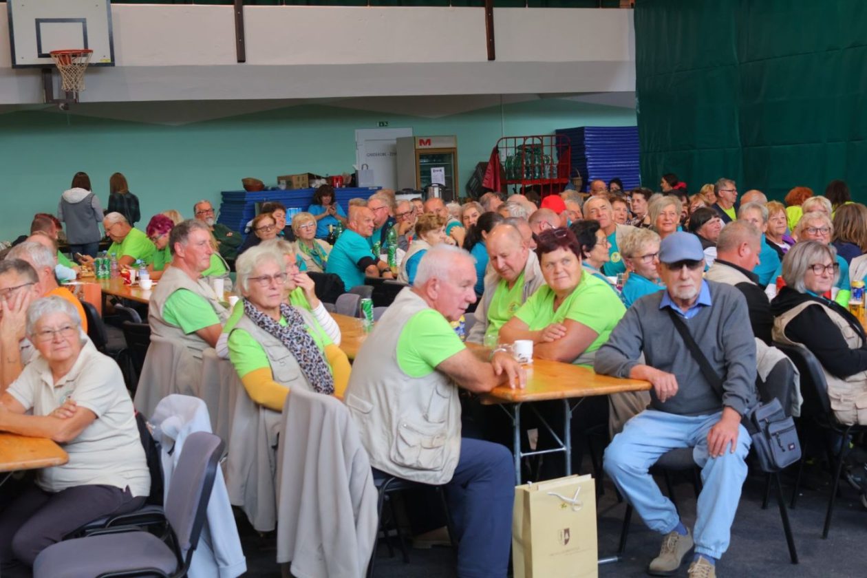 POTPISANA POVELJA Prijateljstvo ‘Smrčka’ i ‘Ježeka’ potvrđeno na ‘Ježkarijadi’ (3)