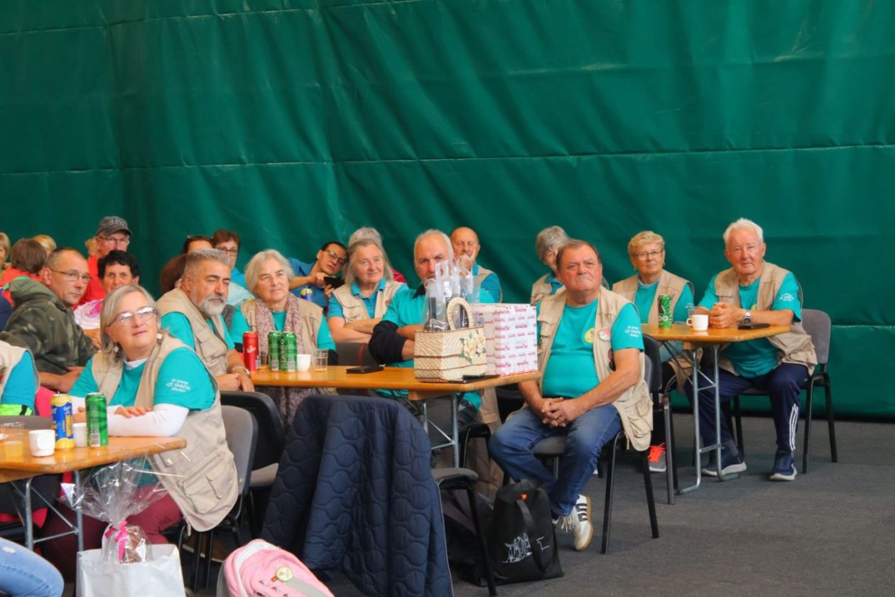 POTPISANA POVELJA Prijateljstvo ‘Smrčka’ i ‘Ježeka’ potvrđeno na ‘Ježkarijadi’ (4)