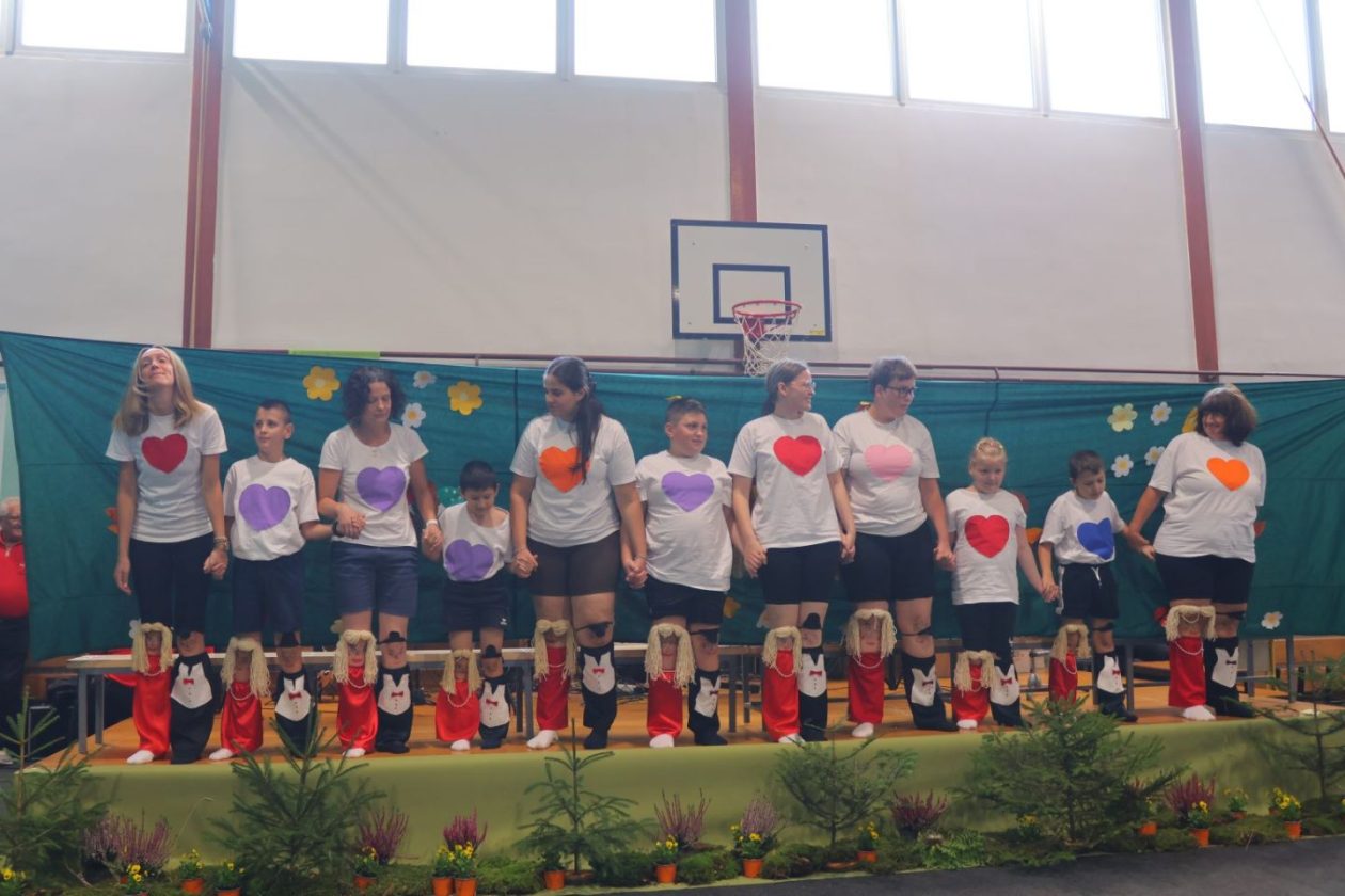 POTPISANA POVELJA Prijateljstvo ‘Smrčka’ i ‘Ježeka’ potvrđeno na ‘Ježkarijadi’ (9)