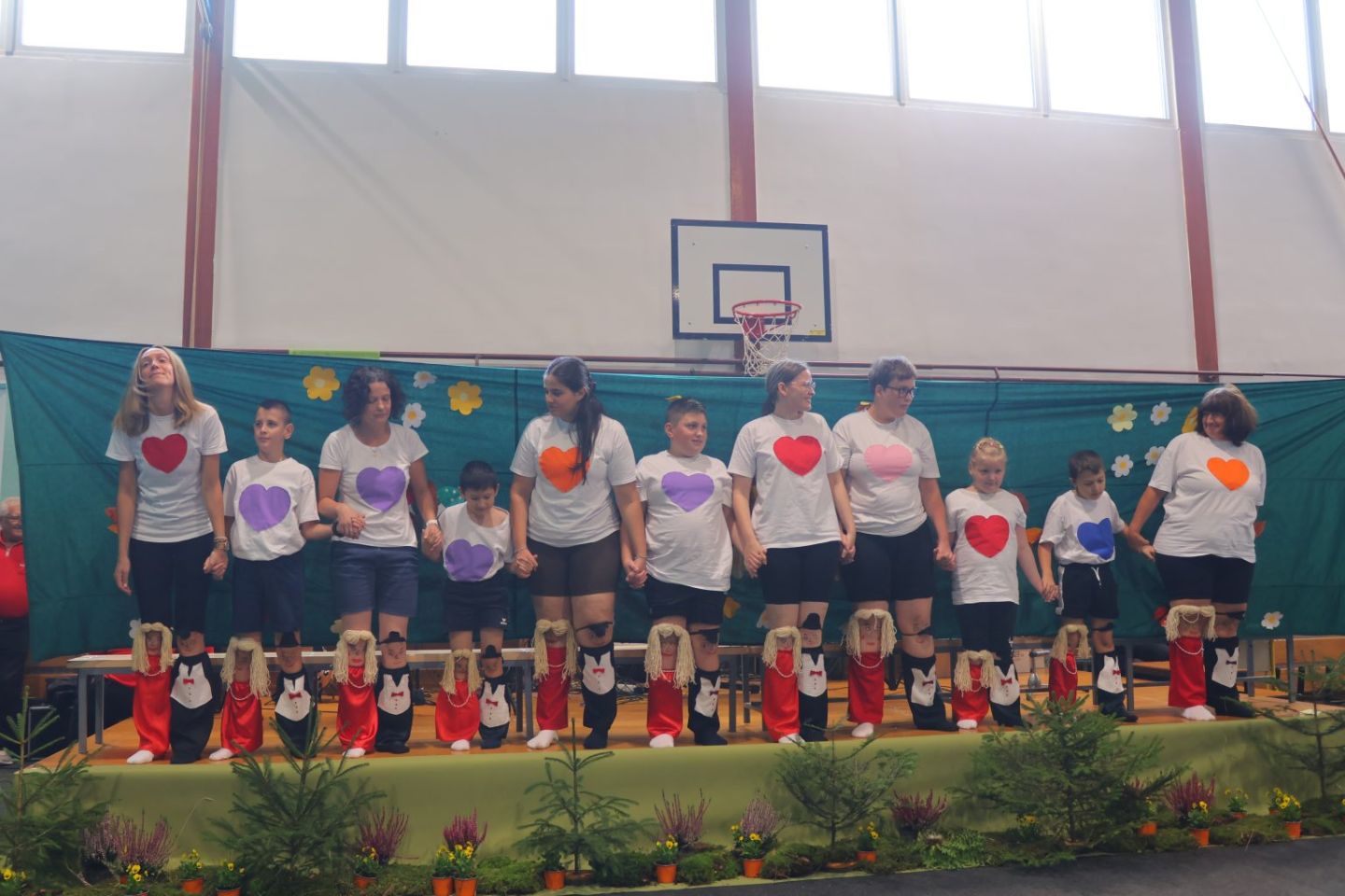 POTPISANA POVELJA Prijateljstvo ‘Smrčka’ i ‘Ježeka’ potvrđeno na ‘Ježkarijadi’ (9)