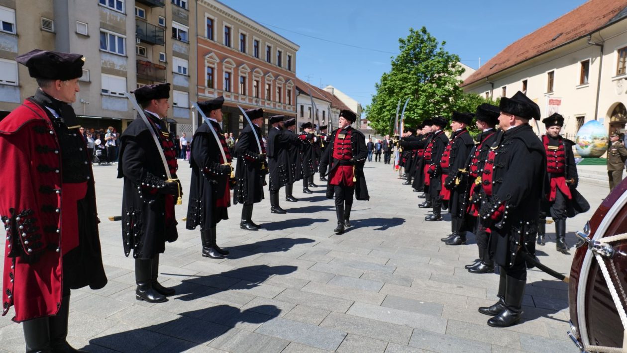 POVIJESNI MIMOHOD Čakovec u znaku Zrinskih, Frankopana i postrojbi iz tri države (1)