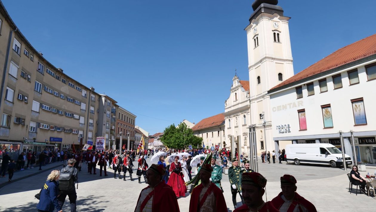 POVIJESNI MIMOHOD Čakovec u znaku Zrinskih, Frankopana i postrojbi iz tri države (25)