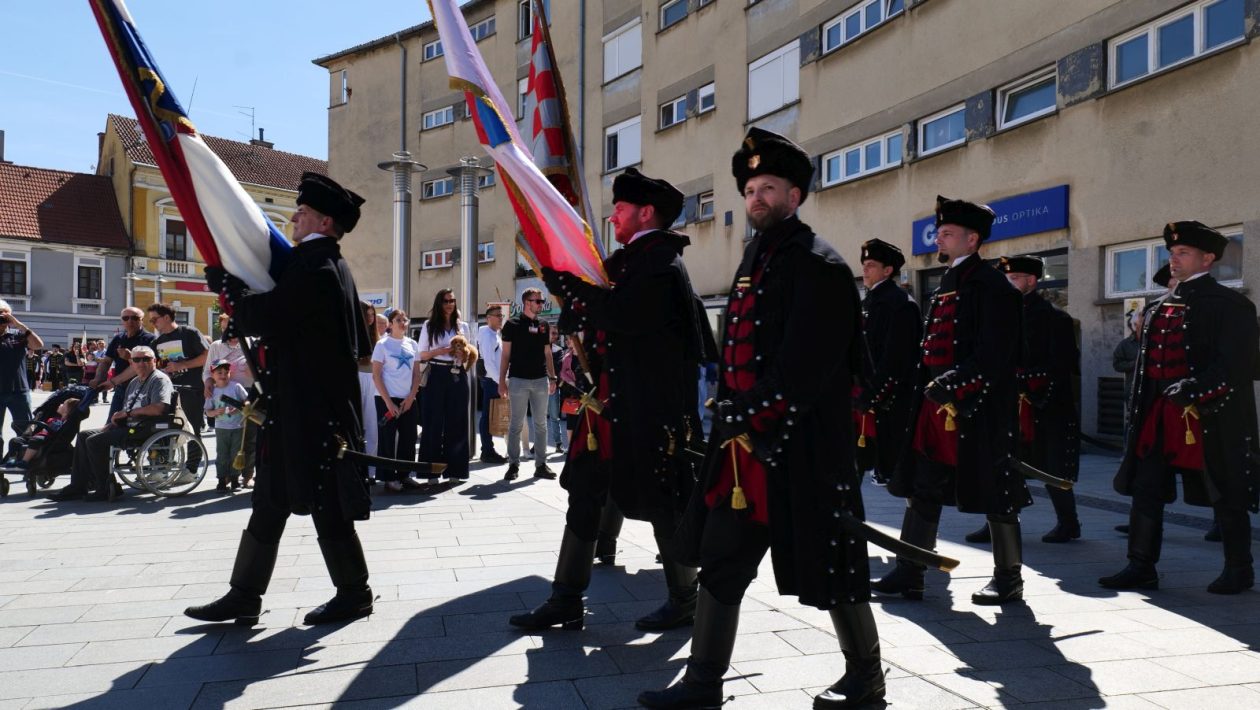 POVIJESNI MIMOHOD Čakovec u znaku Zrinskih, Frankopana i postrojbi iz tri države (28)
