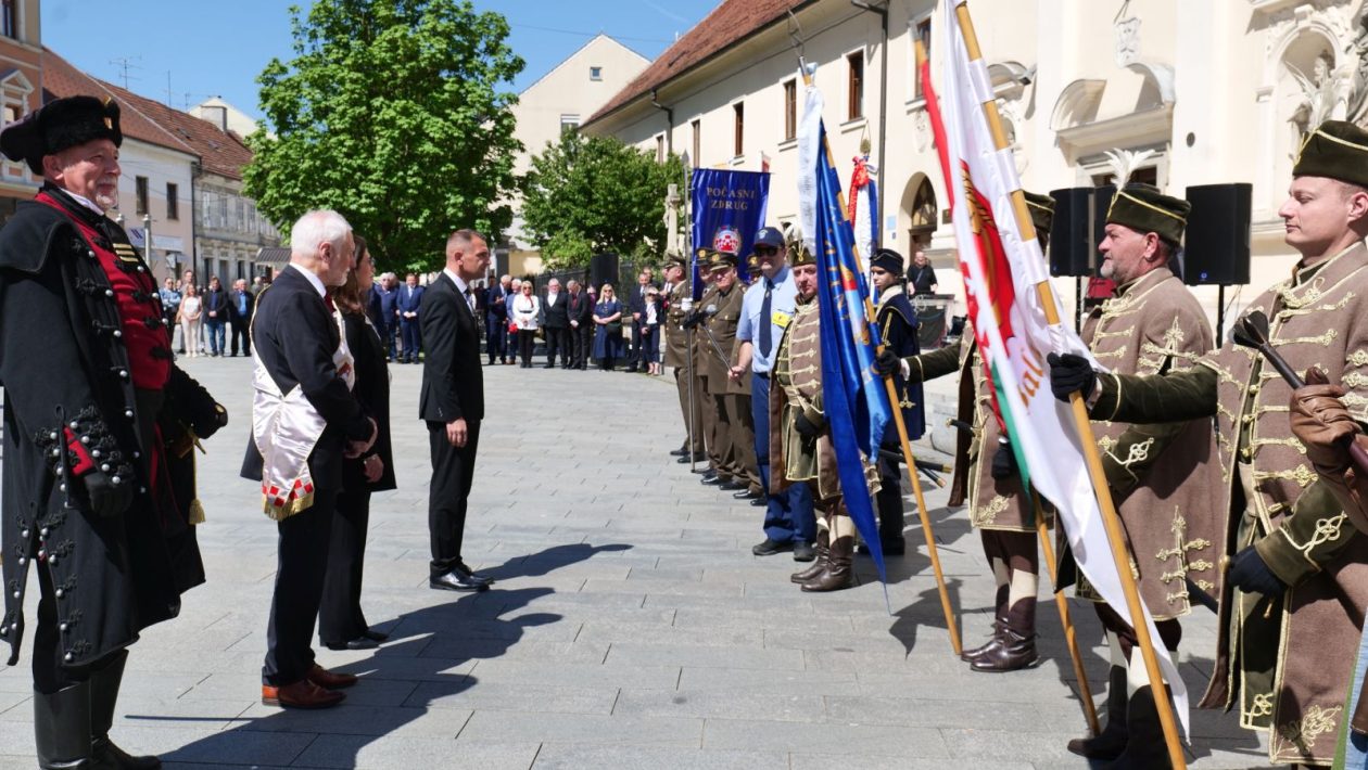 POVIJESNI MIMOHOD Čakovec u znaku Zrinskih, Frankopana i postrojbi iz tri države (6)