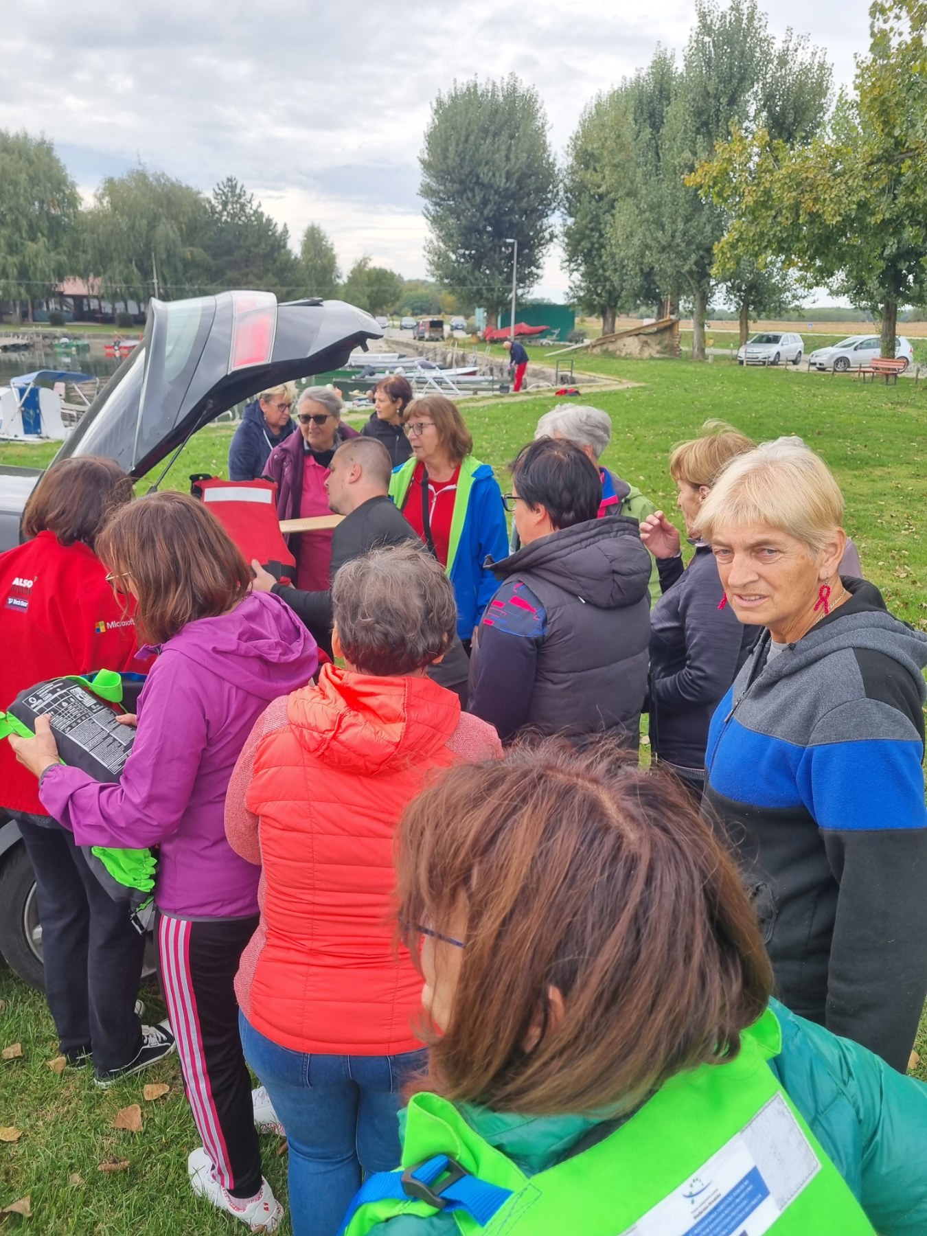 POZOJKE NA VODI Članice Lige protiv raka odradile prvi trening za Dragon boat kup u Prelogu (1) POZOJKE NA VODI Članice Lige protiv raka odradile prvi trening za Dragon boat kup u Prelogu (1)