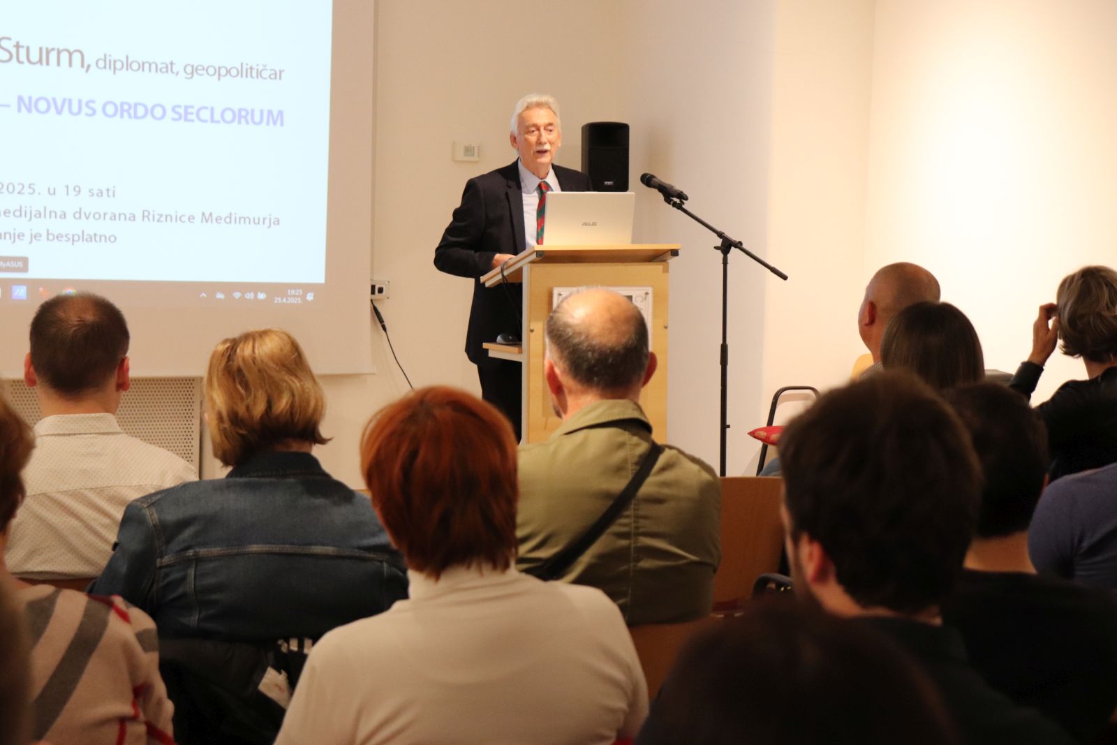 PREDAVANJE KARINO HROMIN STURM (7)