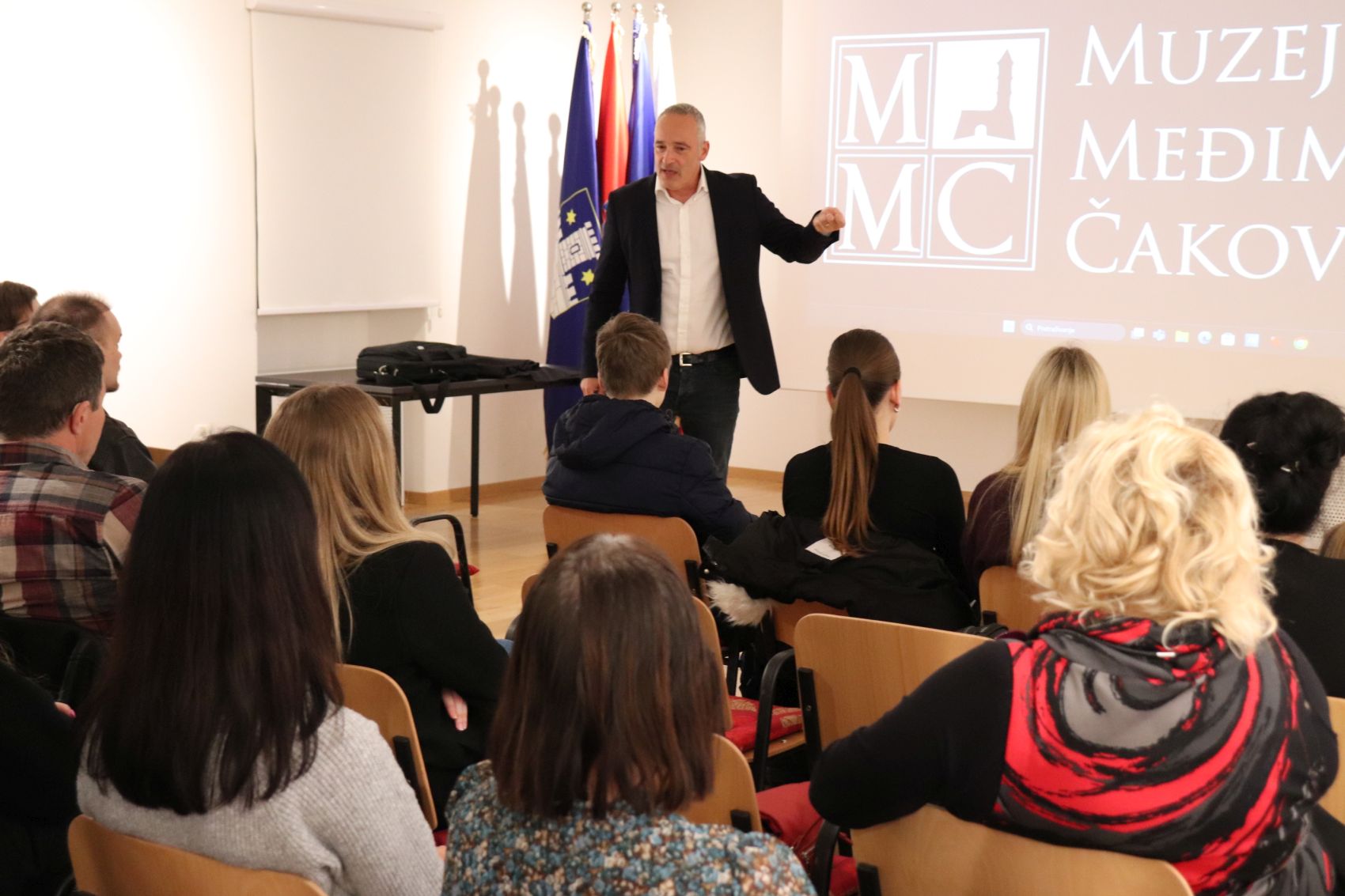 PREDAVANJE PETKOM Riznica Međimurja ugostila jezikoslovca Marka Alerića ‘Jezik postaje sve važniji’ (6) PREDAVANJE PETKOM Riznica Međimurja ugostila jezikoslovca Marka Alerića ‘Jezik postaje sve važniji’ (6)