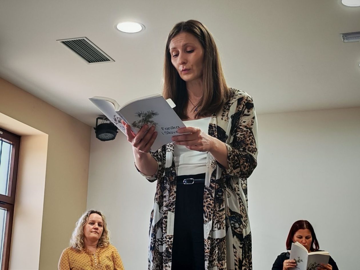 PREDSTAVLJENE KNJIGE “Fanika i Slavek” i “Šulanka” oduševile publiku u Selnici (15)