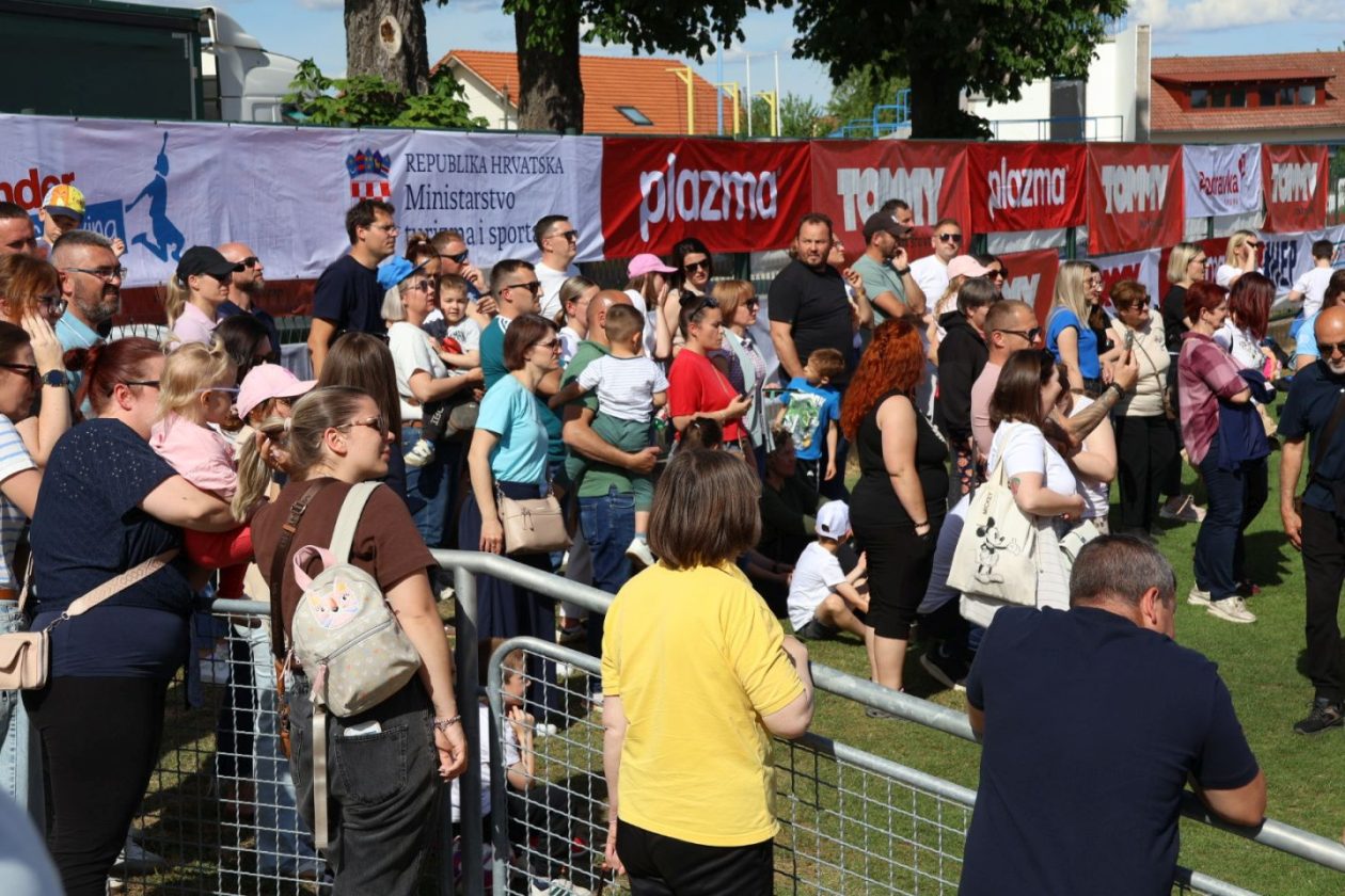 PRELOG Dan sporta Djeca odmjeravaju snage u graničaru i atletici (56)