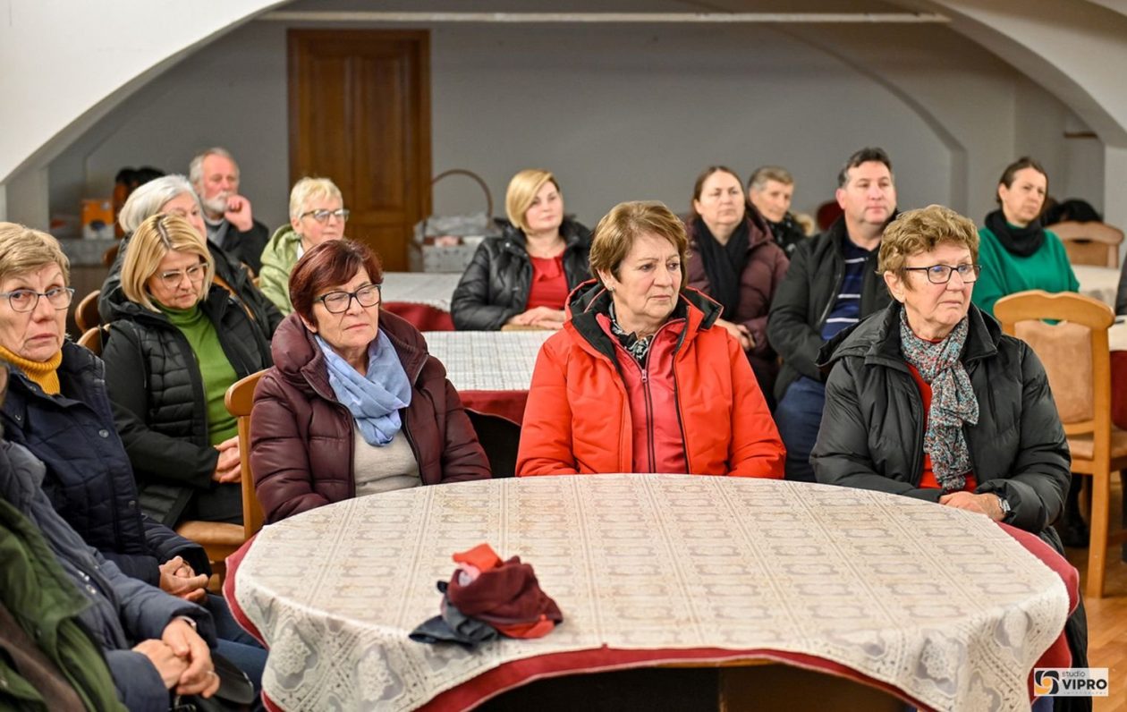 PRELOG Irena Kovačić predstavila svoj putopis i Camino Croatia (6)