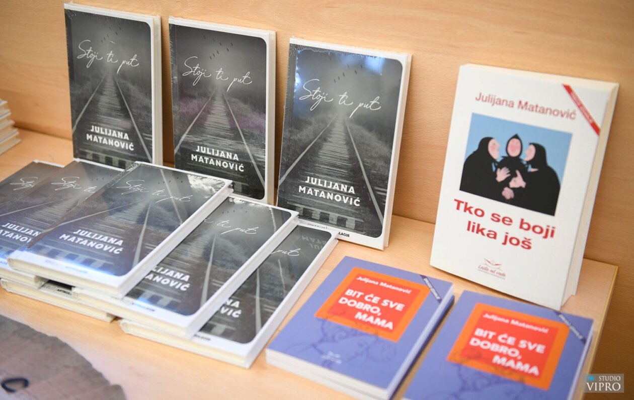 PRELOG Književna večer s Julijanom Matanović ispunila dvoranu knjižnice (1)