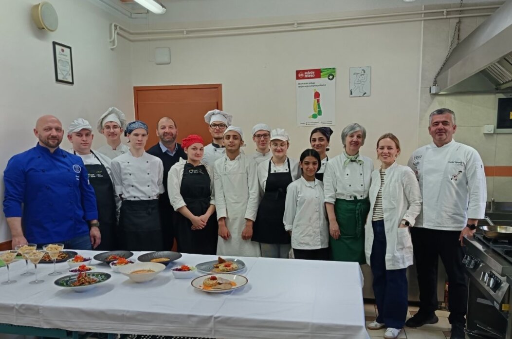 PRELOG Mladi kuhari učili kako kuhati za osobe s celijakijom (14) PRELOG Mladi kuhari učili kako kuhati za osobe s celijakijom (14)