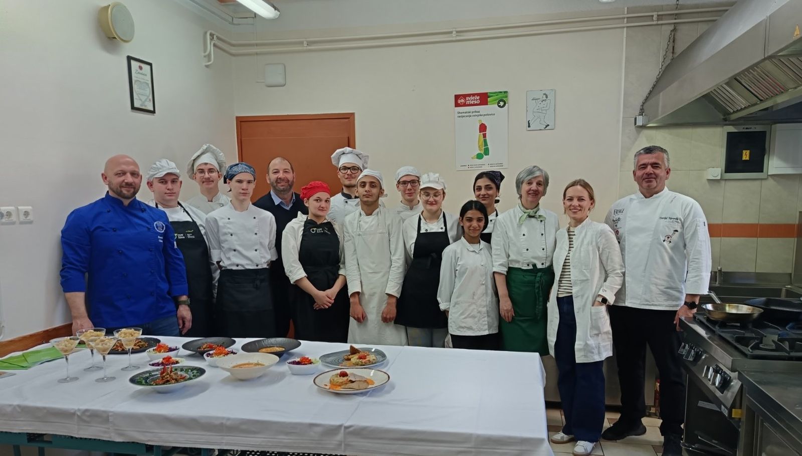 PRELOG Mladi kuhari učili kako kuhati za osobe s celijakijom (14) PRELOG Mladi kuhari učili kako kuhati za osobe s celijakijom (14)