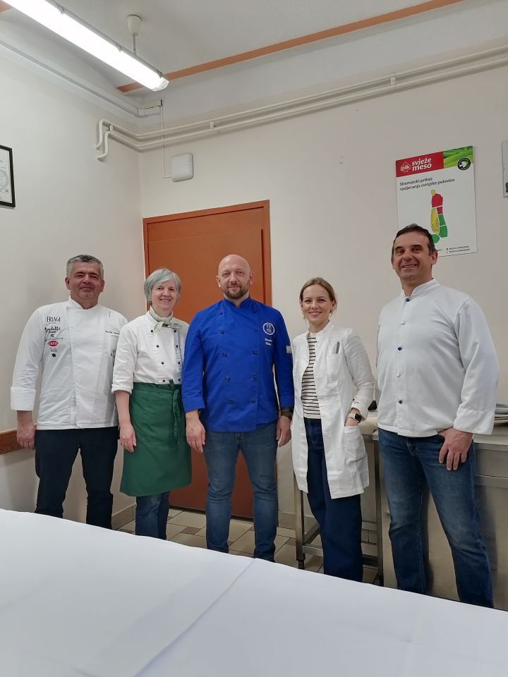 PRELOG Mladi kuhari učili kako kuhati za osobe s celijakijom (2) PRELOG Mladi kuhari učili kako kuhati za osobe s celijakijom (14)