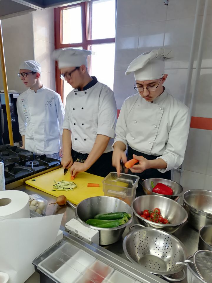 PRELOG Mladi kuhari učili kako kuhati za osobe s celijakijom (8) PRELOG Mladi kuhari učili kako kuhati za osobe s celijakijom (8)