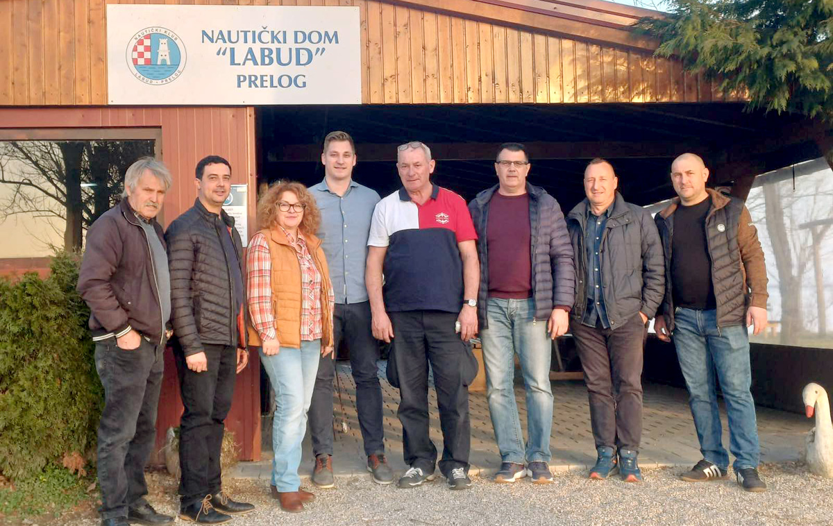 PRELOG Nautički klub Labud organizirao tečaj za voditelje čamca (19)