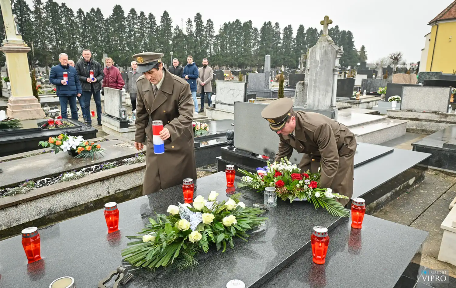 PRELOG Odana je počast hrvatskom branitelju Božidaru Horvatu (2) PRELOG Odana je počast hrvatskom branitelju Božidaru Horvatu (2)