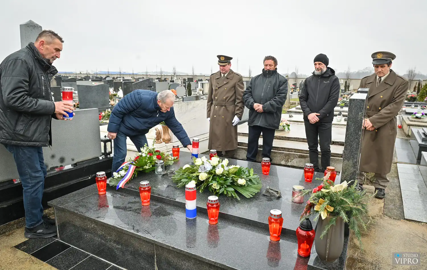 PRELOG Odana je počast hrvatskom branitelju Božidaru Horvatu (3) PRELOG Odana je počast hrvatskom branitelju Božidaru Horvatu (3)