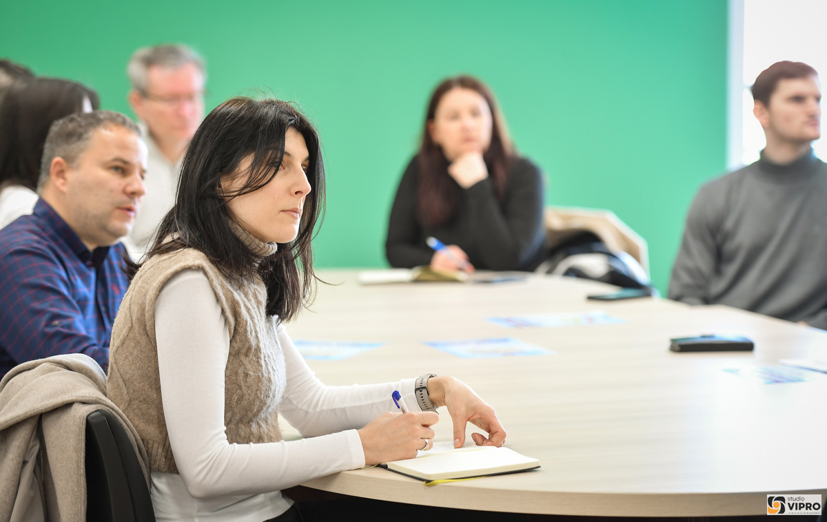 PRELOG Održano predavanje za gospodarstvenike o mjerama zapošljavanja u 2026. godini (15)