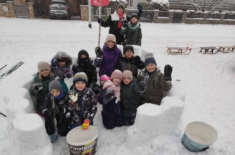 PRELOG POD SNIJEGOM Veselje u ulici A. Mihanovića uz snježni iglu i rođendane (1)