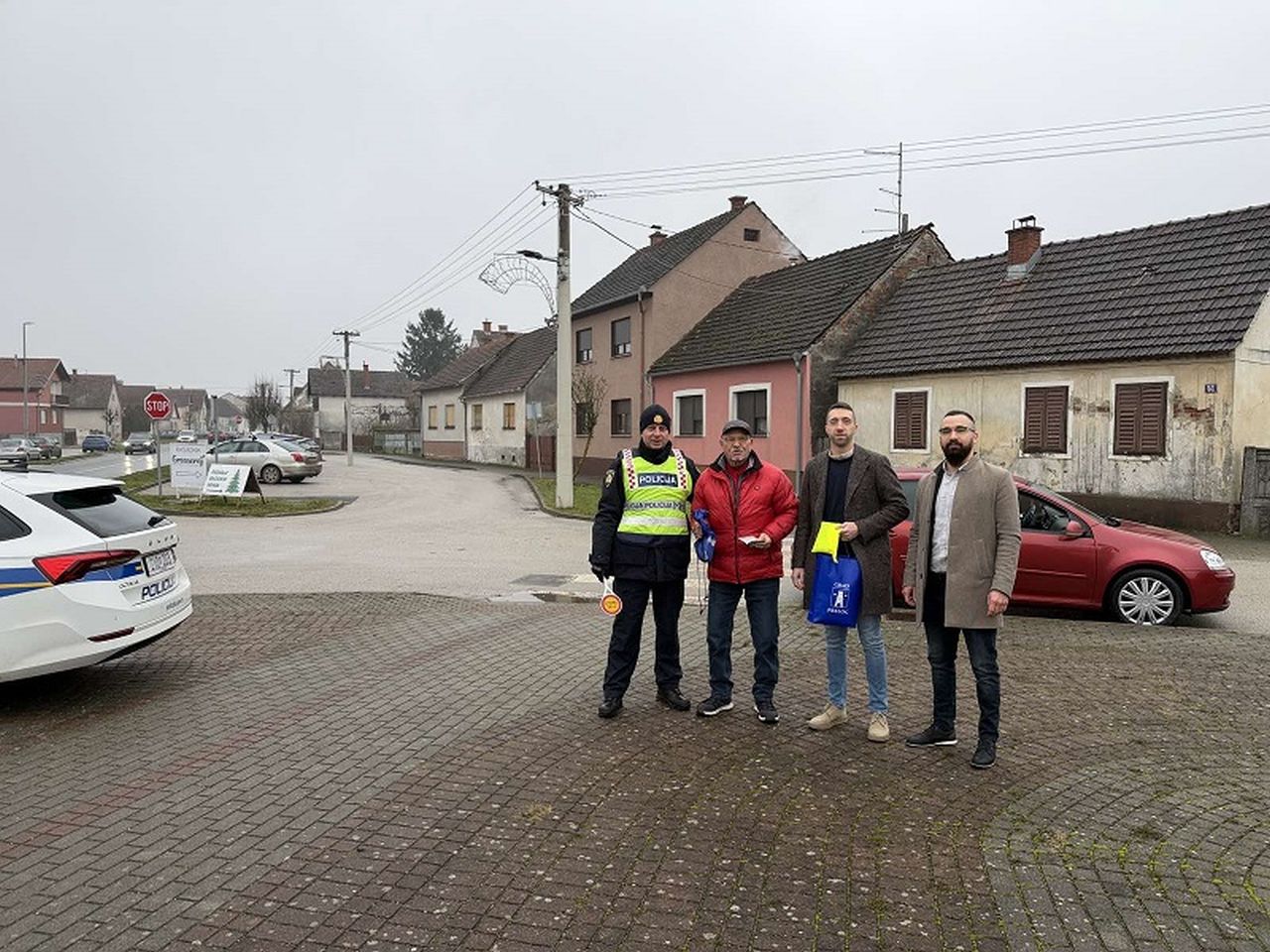 PRELOG Policija nagradila najsavjesnije vozače uoči Božića (3)