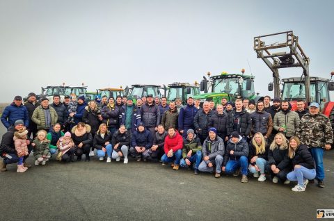 PRELOG Poljoprivrednici uz traktore i druženje ispratili kraj godine (3)