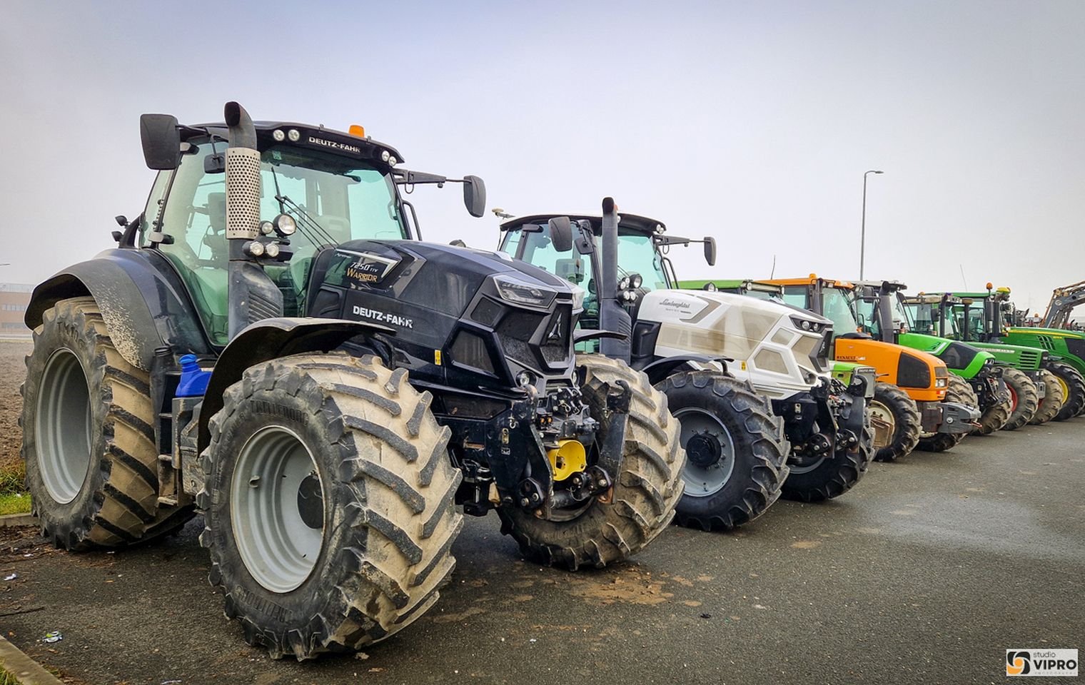 PRELOG Poljoprivrednici uz traktore i druženje ispratili kraj godine (7)