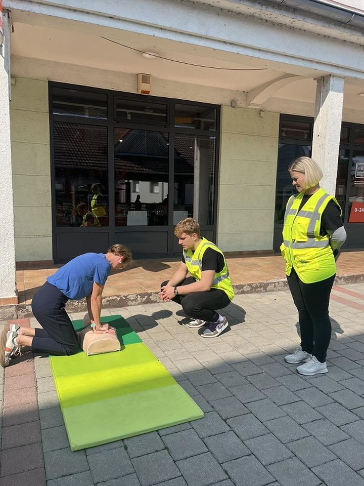 PRELOG Učenici Srednje škole Čakovec demonstrirali postupke prve pomoći (2)