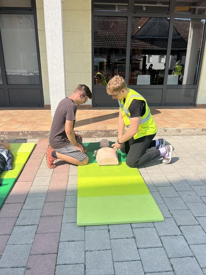 PRELOG Učenici Srednje škole Čakovec demonstrirali postupke prve pomoći (5)
