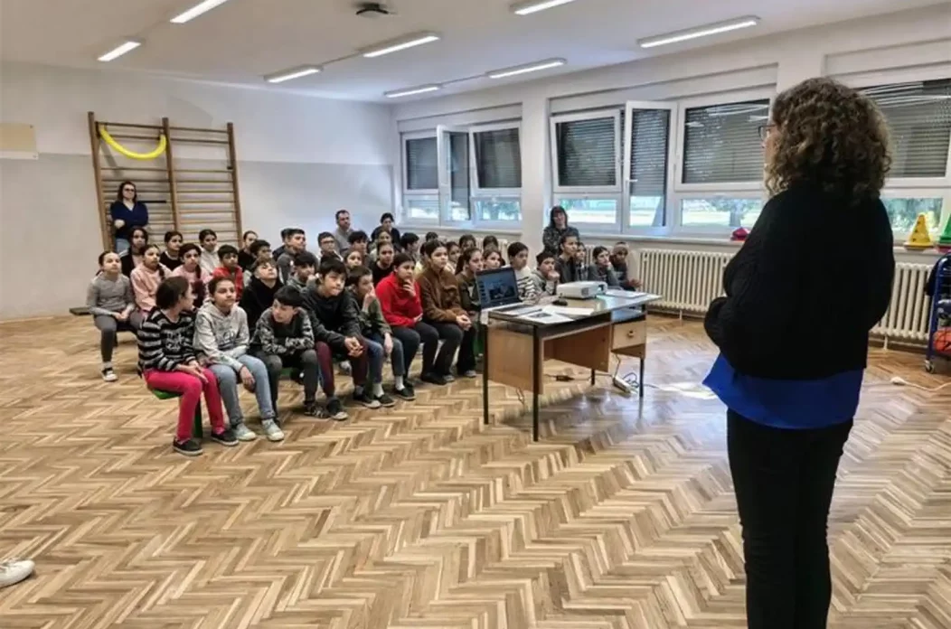 PREVENCIJA KROZ EDUKACIJU Učenici Macinca upoznati s opasnostima trgovine ljudima (1) PREVENCIJA KROZ EDUKACIJU Učenici Macinca upoznati s opasnostima trgovine ljudima (1)