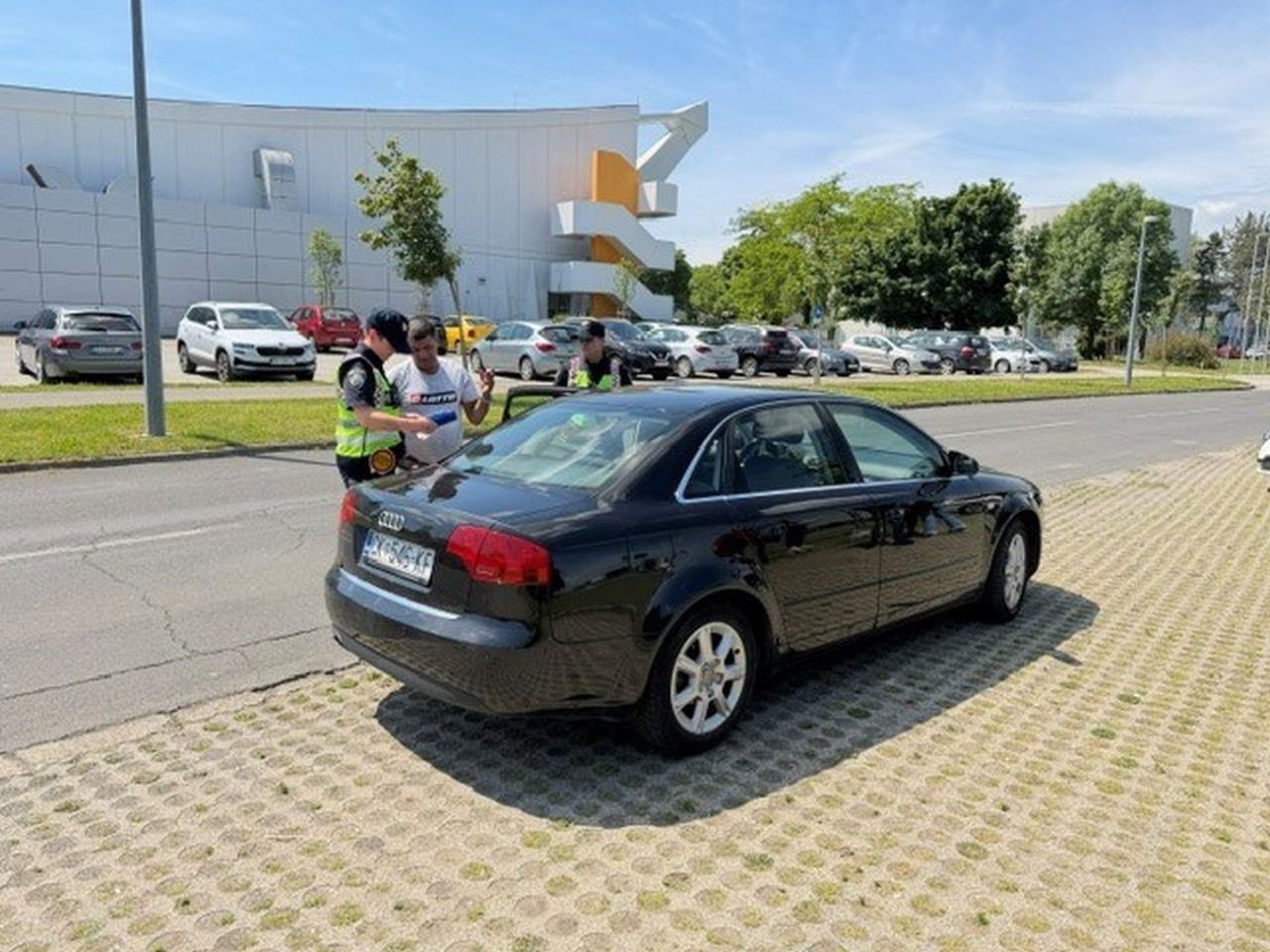 PREVENTIVNA KONTROLA Policija i Crveni križ provjeravali opremu vozača u Čakovcu (4)