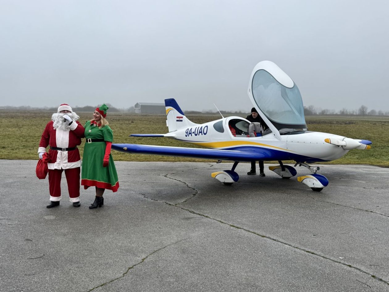 PRIBISLAVEC Djed Mraz sletio avionom i priredio nezaboravno blagdansko slavlje (1) PRIBISLAVEC Djed Mraz sletio avionom i priredio nezaboravno blagdansko slavlje (1)