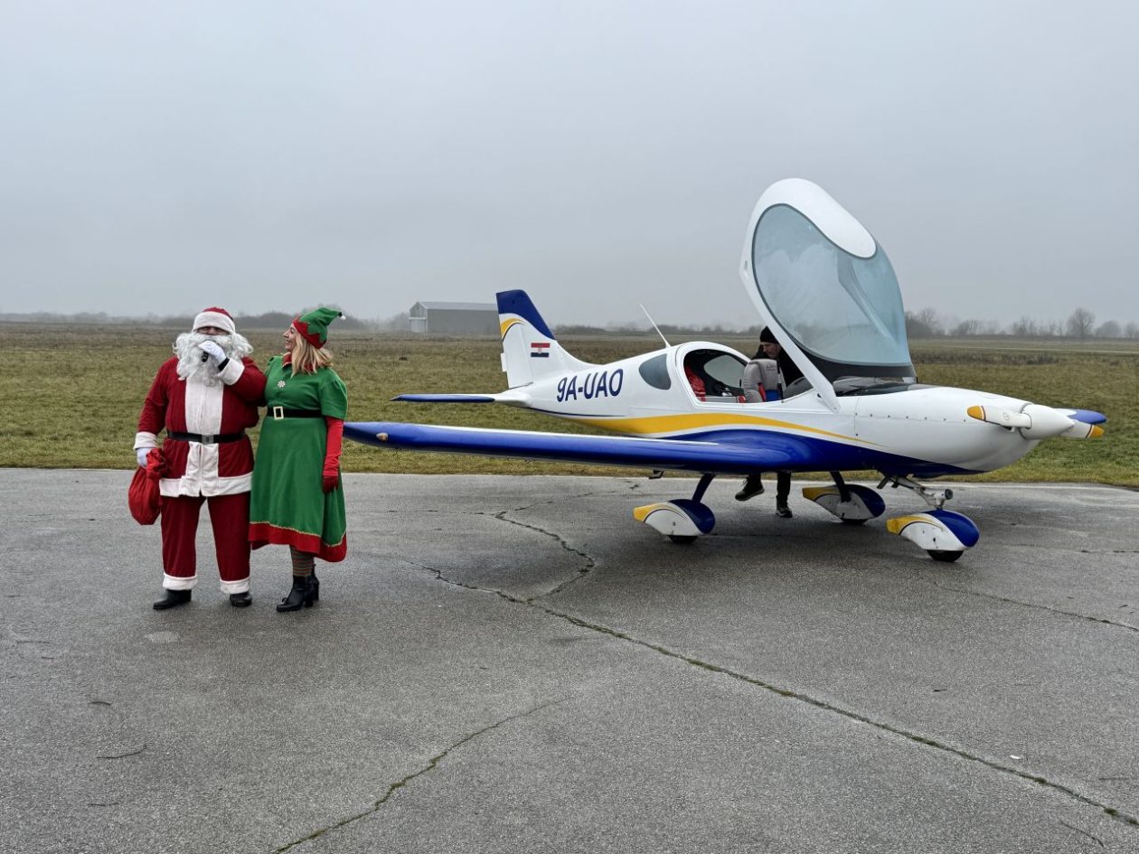 PRIBISLAVEC Djed Mraz sletio avionom i priredio nezaboravno blagdansko slavlje (15) PRIBISLAVEC Djed Mraz sletio avionom i priredio nezaboravno blagdansko slavlje (15)