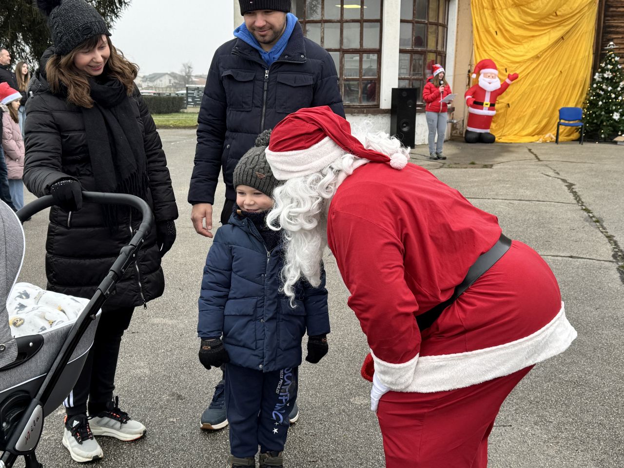 PRIBISLAVEC Djed Mraz sletio avionom i priredio nezaboravno blagdansko slavlje (32)