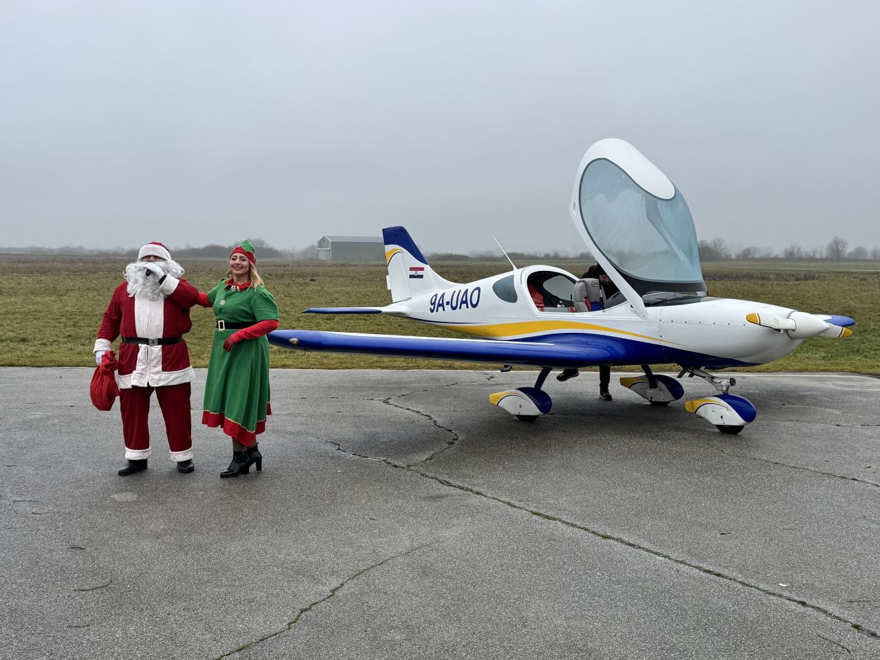 PRIBISLAVEC Djed Mraz sletio avionom i priredio nezaboravno blagdansko slavlje (45)