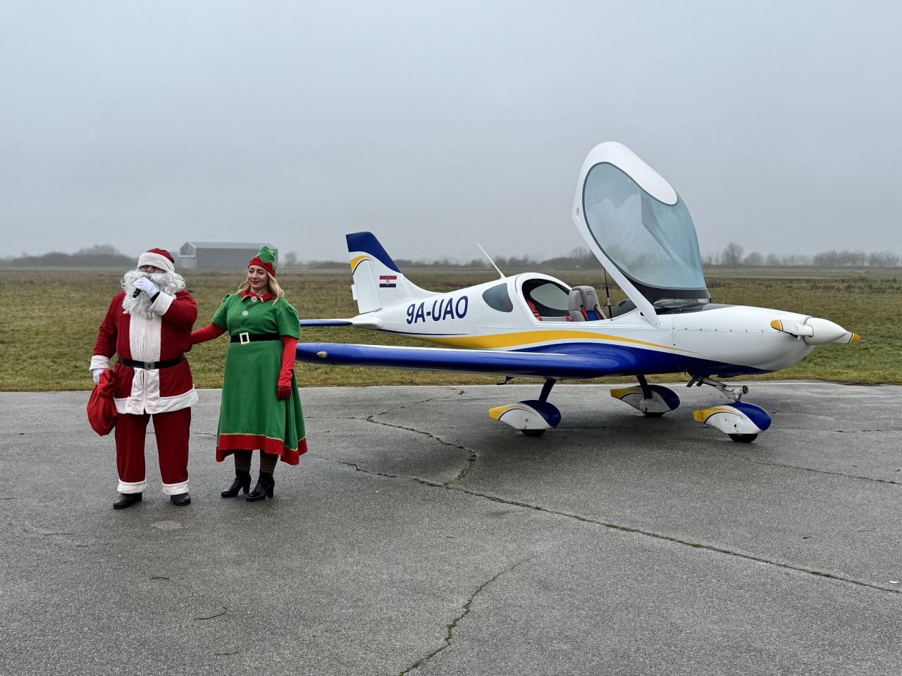 PRIBISLAVEC Djed Mraz sletio avionom i priredio nezaboravno blagdansko slavlje (47)