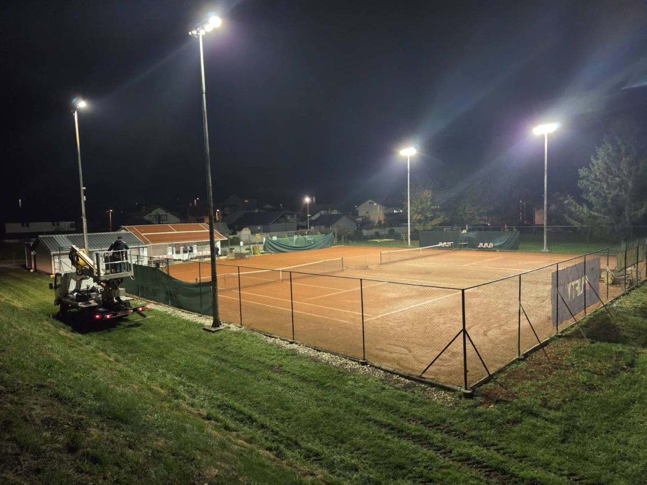 PRIBISLAVEC Teniski klub dobio sustav za navodnjavanje i reflektore! (3)