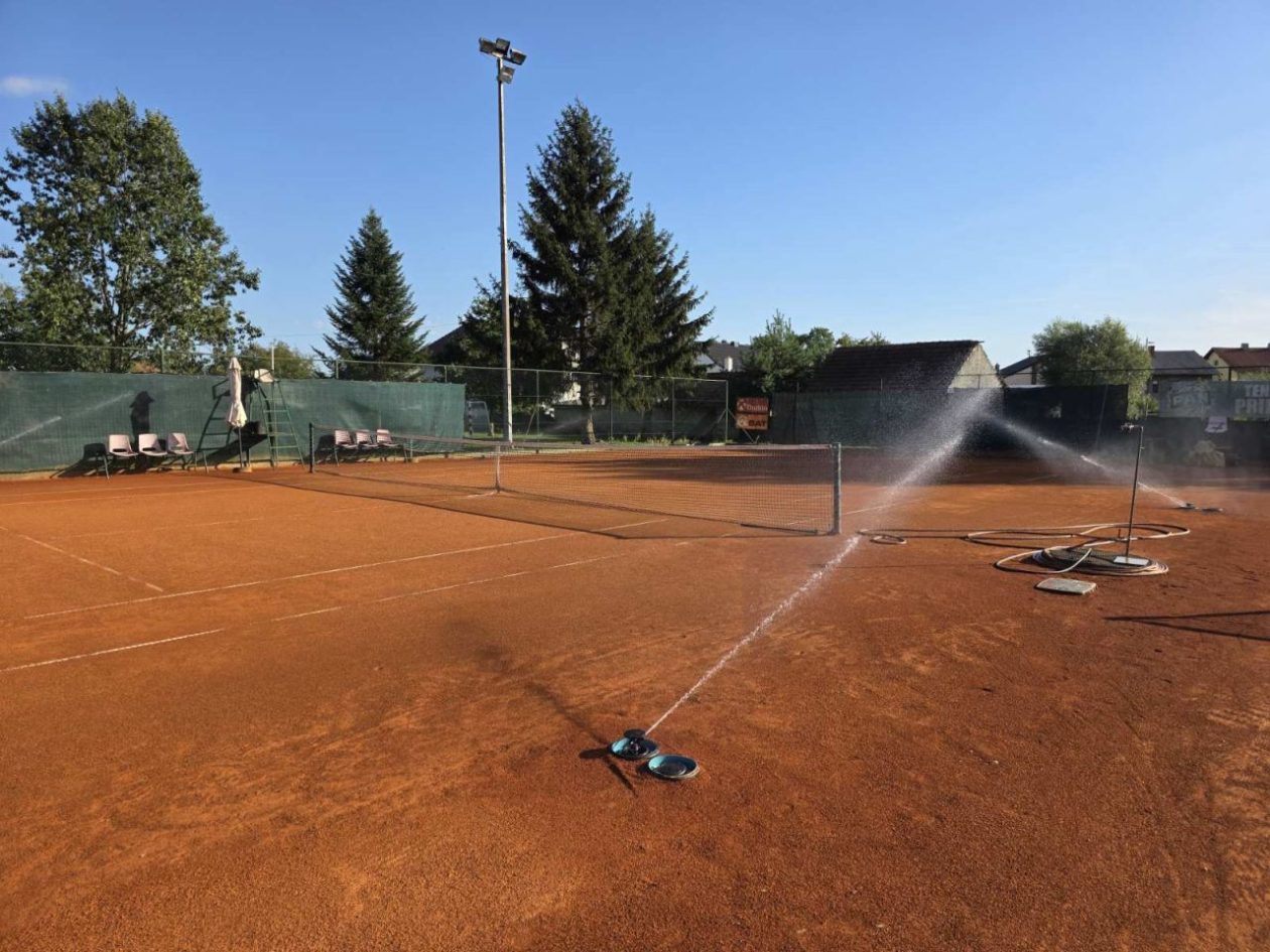 PRIBISLAVEC Teniski klub dobio sustav za navodnjavanje i reflektore! (4)