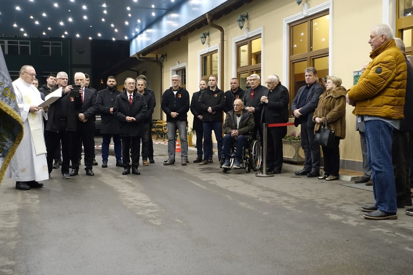 PRIMOPREDAJA I BLAGOSLOV Zrinska garda Čakovec dobila novo kombi vozilo (4) PRIMOPREDAJA I BLAGOSLOV Zrinska garda Čakovec dobila novo kombi vozilo (4)