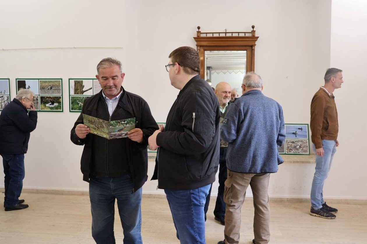 PRIRODNA LJEPOTA Otvorena izložba „Ftiči med Murom, Dravom i Trnavom“ u Čakovcu (5) PRIRODNA LJEPOTA Otvorena izložba „Ftiči med Murom, Dravom i Trnavom“ u Čakovcu (5)