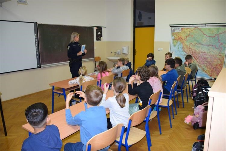 PROMETNA EDUKACIJA Mališani iz Krištanovca i Žiškovca učili o sigurnosti na cesti (4)