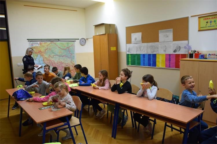PROMETNA EDUKACIJA Mališani iz Krištanovca i Žiškovca učili o sigurnosti na cesti (6)