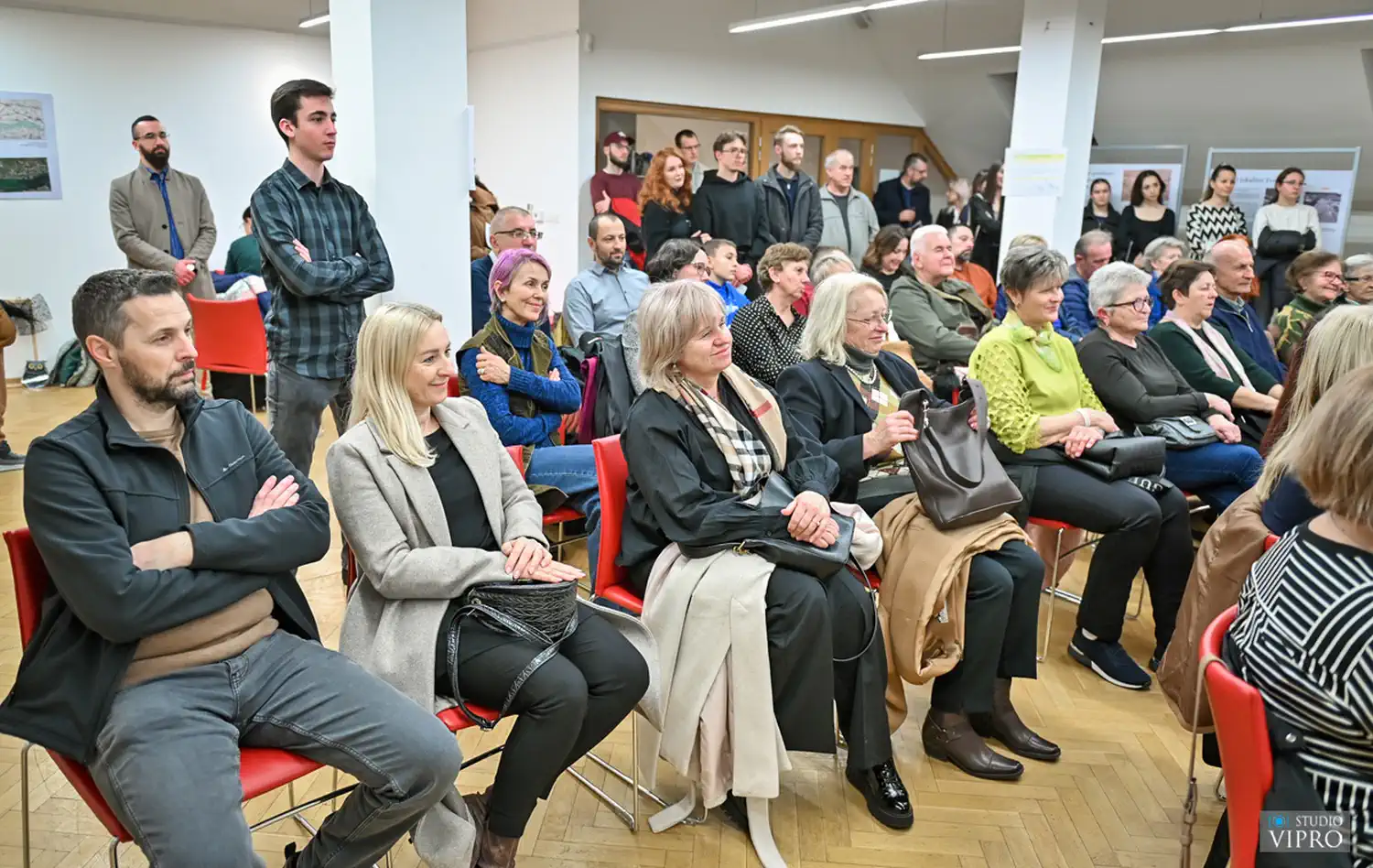 PROMOCIJA KNJIGE Marija Vuk o klimatskim promjenama u Međimurju na Noći muzeja u Prelogu (9) PROMOCIJA KNJIGE Marija Vuk o klimatskim promjenama u Međimurju na Noći muzeja u Prelogu (9)