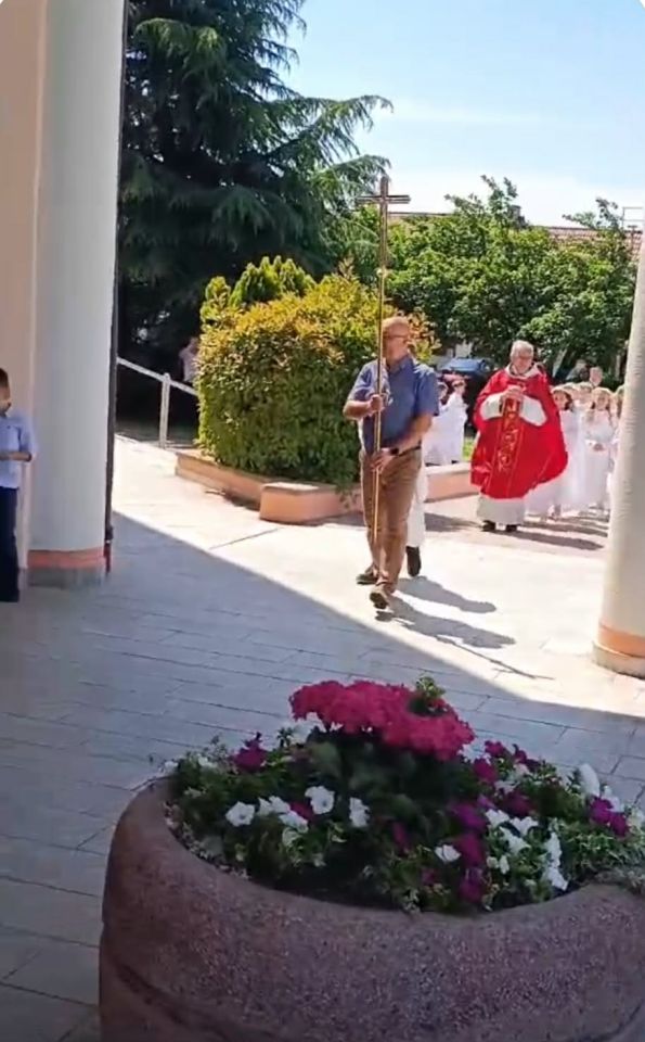 PRVA PRIČEST U čakovečkoj crkvi Svetog Antuna 38 prvopričesnika primilo sakrament (2)