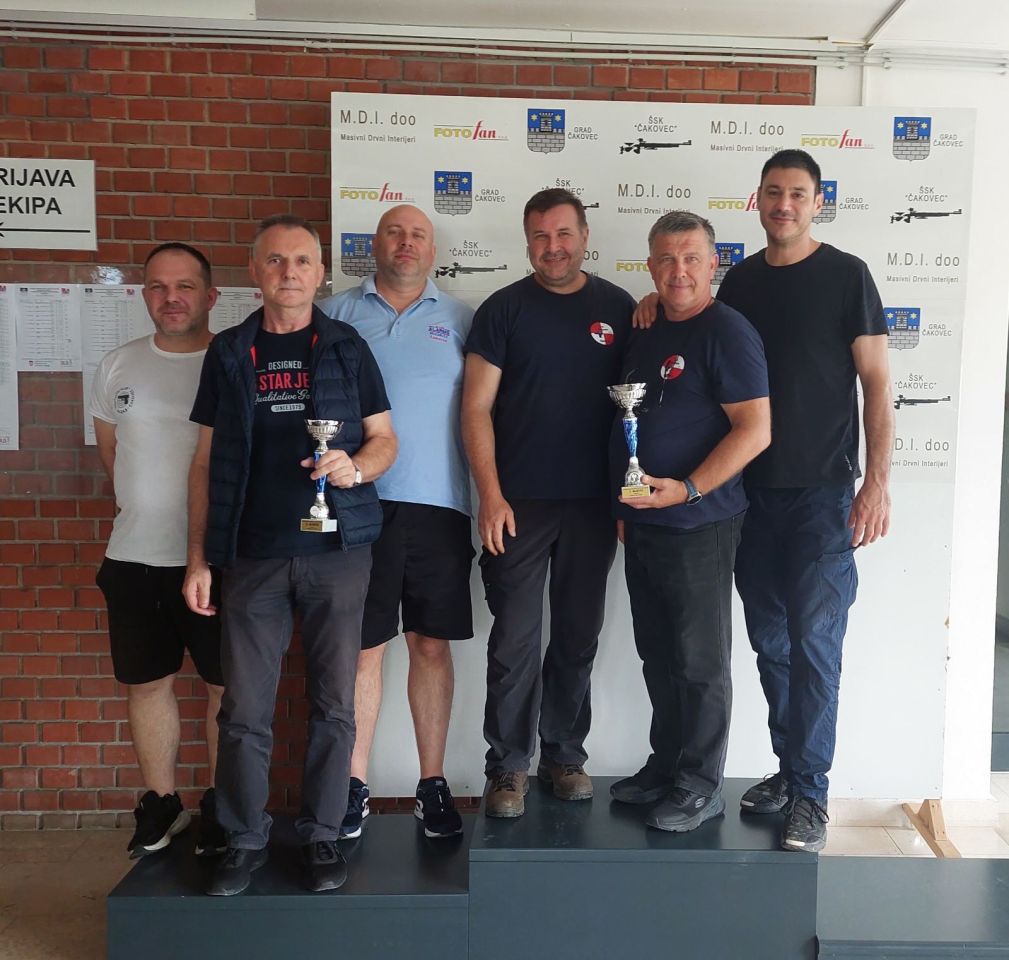 PRVENSTVO U ČAKOVCU Najbolji strijelci odmjerili snage pištoljem i revolverom (2) PRVENSTVO U ČAKOVCU Najbolji strijelci odmjerili snage pištoljem i revolverom (2)