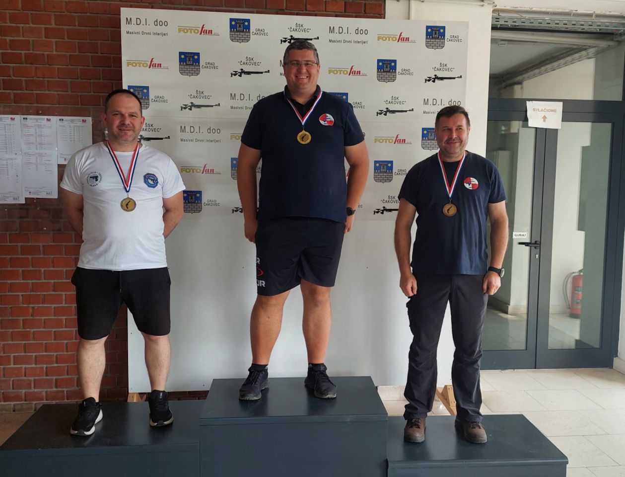 PRVENSTVO U ČAKOVCU Najbolji strijelci odmjerili snage pištoljem i revolverom (3) PRVENSTVO U ČAKOVCU Najbolji strijelci odmjerili snage pištoljem i revolverom (3)