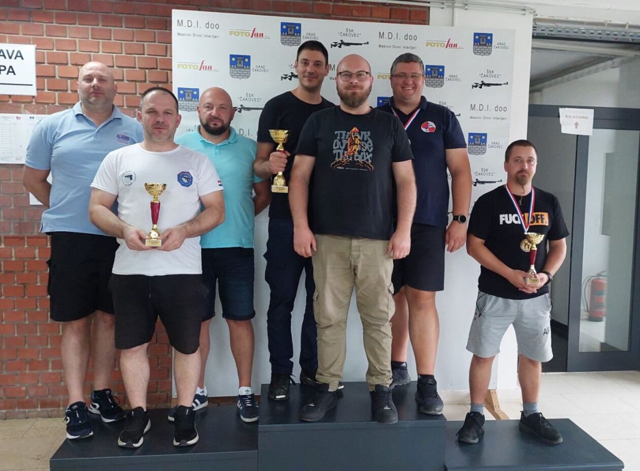 PRVENSTVO U ČAKOVCU Najbolji strijelci odmjerili snage pištoljem i revolverom (5) PRVENSTVO U ČAKOVCU Najbolji strijelci odmjerili snage pištoljem i revolverom (5)