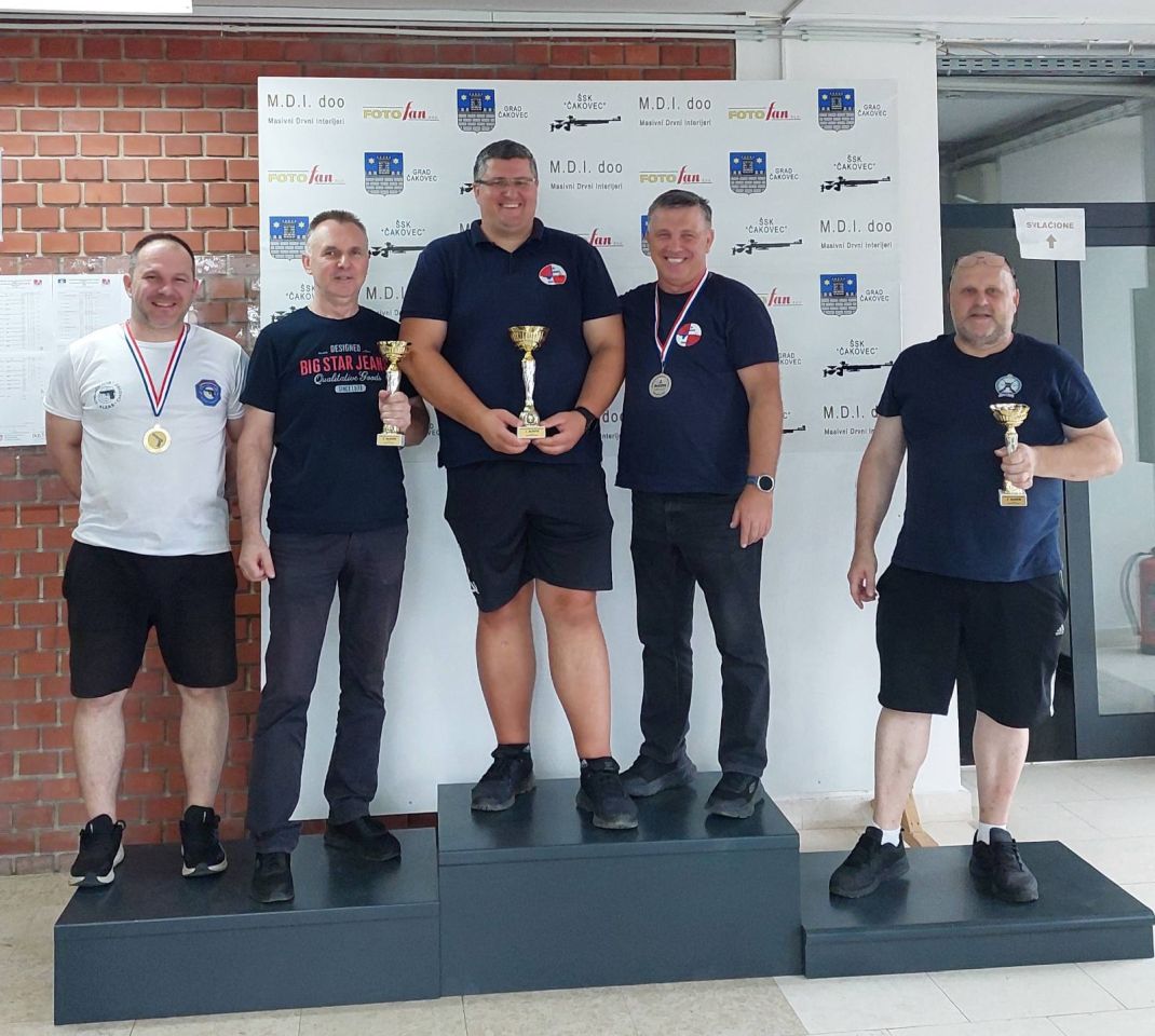 PRVENSTVO U ČAKOVCU Najbolji strijelci odmjerili snage pištoljem i revolverom (6) PRVENSTVO U ČAKOVCU Najbolji strijelci odmjerili snage pištoljem i revolverom (6)